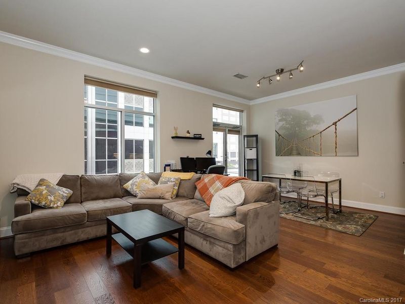 435 S Tryon St #607, Charlotte, NC 28202