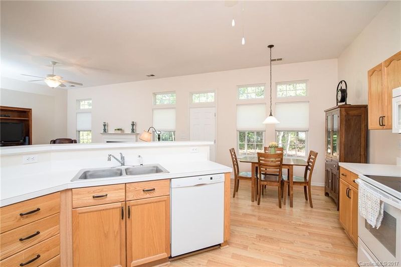 13441 Honeytree Ln, Pineville, NC 28134