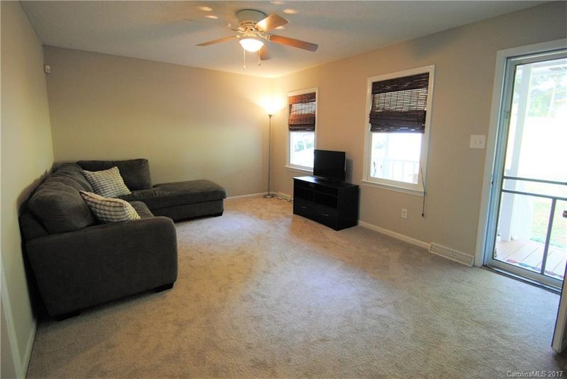 5719 Indian Brook Dr, Matthews, NC 28105