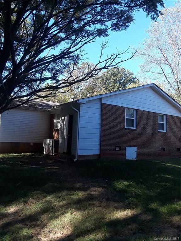 2237 Longleaf Dr, Charlotte, NC 28210