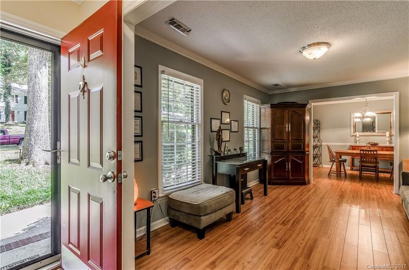 8216 Arrowsmith Ln, Charlotte, NC 28270