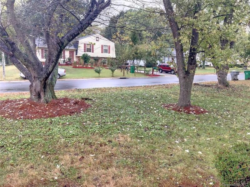 5901 Pepperhill Rd, Charlotte, NC 28212