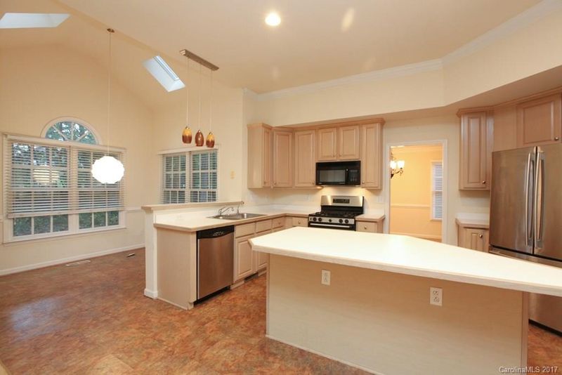 9718 Whitewood Trl, Charlotte, NC 28269