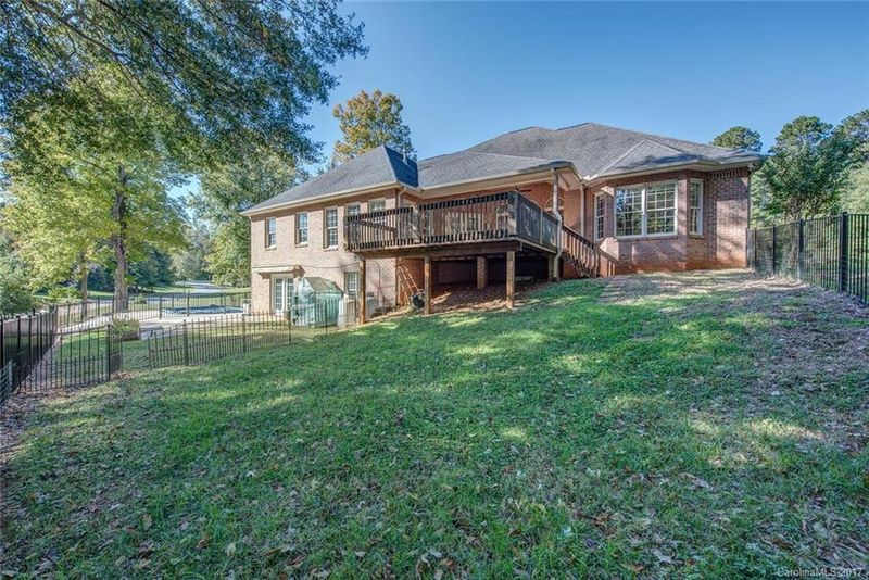 504 Sebring Dr, Belmont, NC 28012
