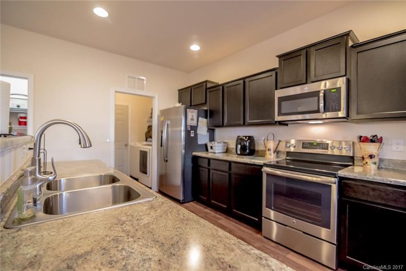 1146 Blue Topaz Dr, Dallas, NC 28034