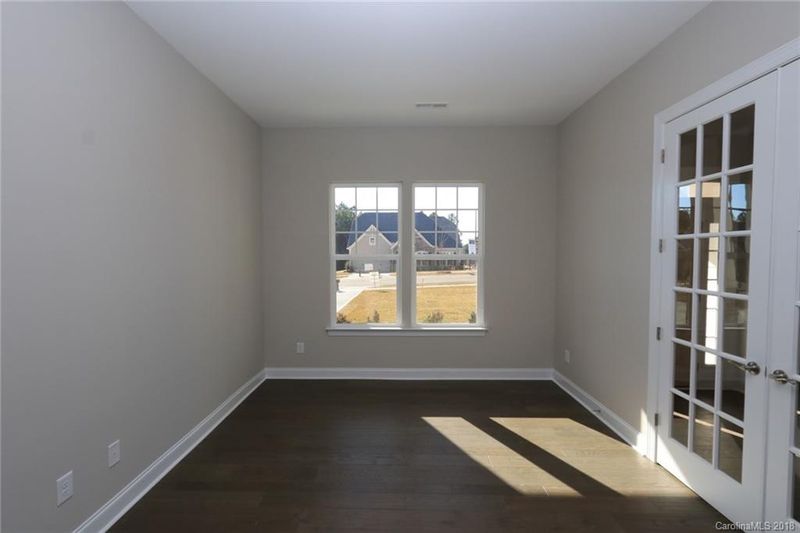 8305 Lake Harmony Dr, Matthews, NC 28105