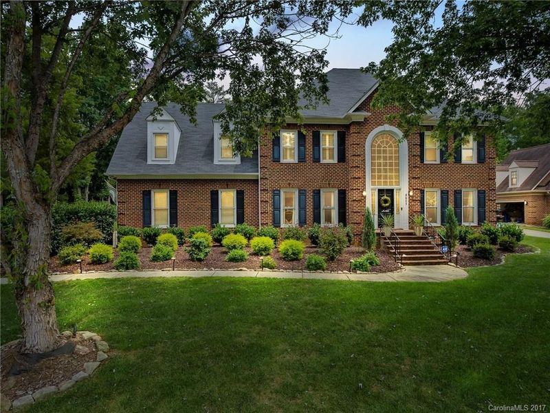 8601 Brownes Pond Ln, Charlotte, NC 28277