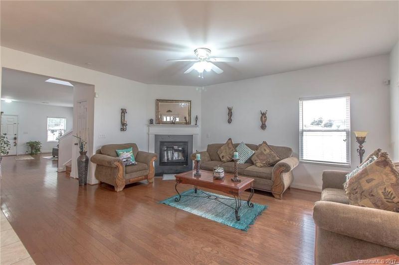 4223 Everest Dr, Gastonia, NC 28054