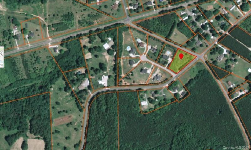 5200 Sabre Dr, Kannapolis, NC 28081