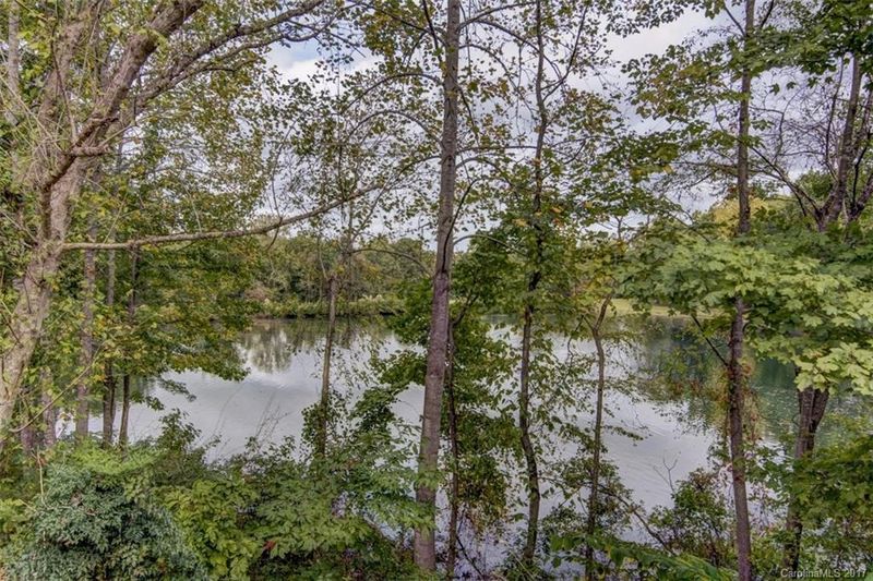 8900 Saint Pierre Ln, Charlotte, NC 28277