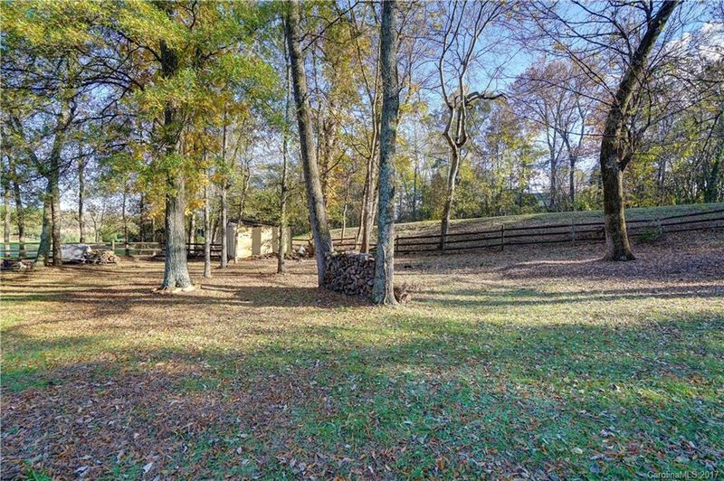 3901 Summerhill Ct, Concord, NC 28027
