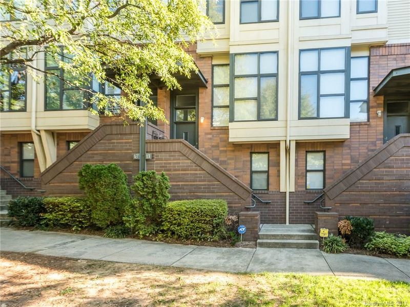 631 E 10th St, Charlotte, NC 28202