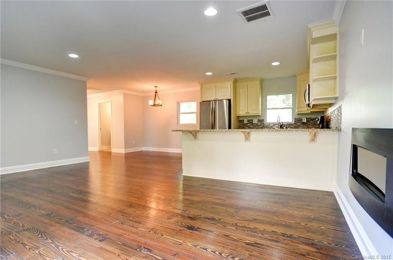 800 Mcalway Rd, Charlotte, NC 28211