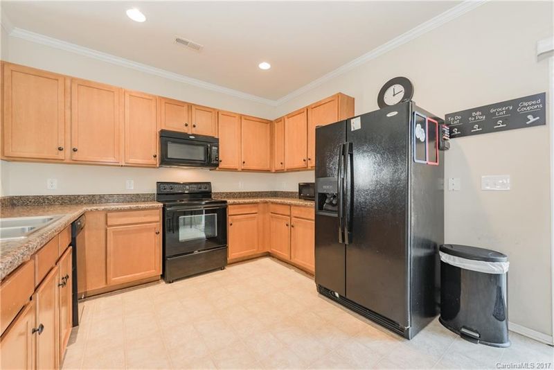 1033 Willow Wind Dr, Gastonia, NC 28054