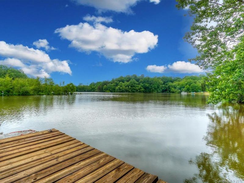 142 Clipper Ln, Mooresville, NC 28117