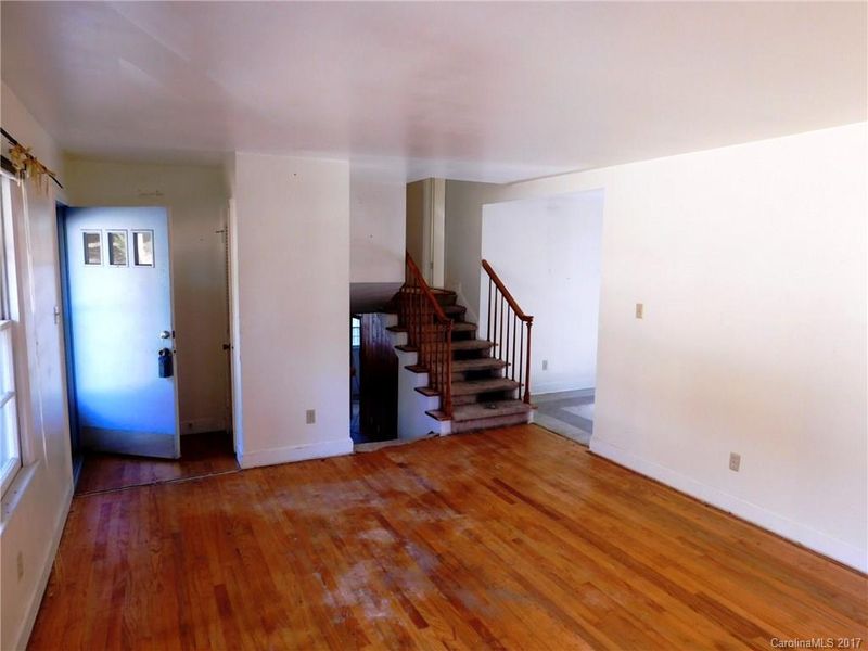 2120 Maplecrest Dr, Charlotte, NC 28212