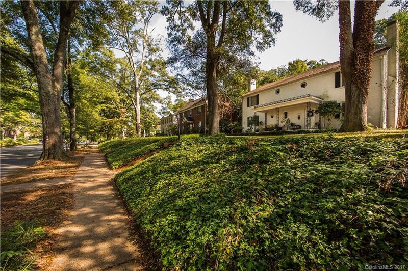 1213 Kings Dr, Charlotte, NC 28207