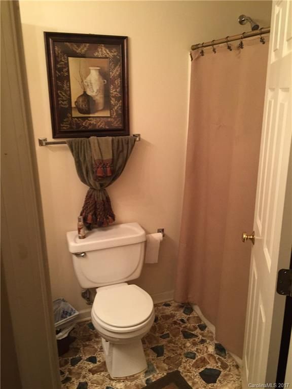 8029 Bella Vista Ct, Charlotte, NC 28216