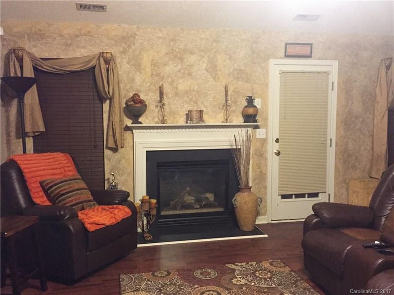 8029 Bella Vista Ct, Charlotte, NC 28216
