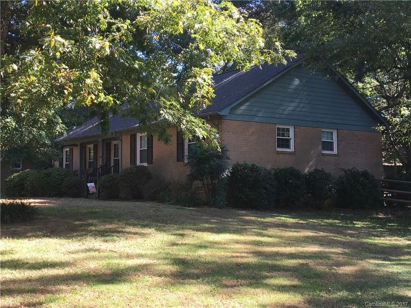 1244 Lightwood Dr, Matthews, NC 28105