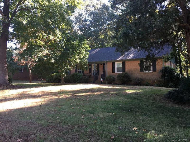 1244 Lightwood Dr, Matthews, NC 28105