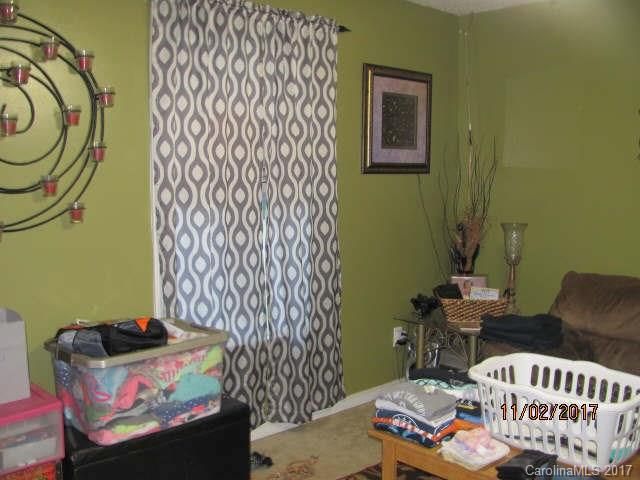 220 W Hilltop Cir, Gastonia, NC 28052