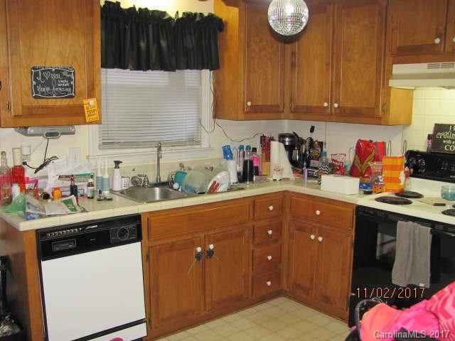 220 W Hilltop Cir, Gastonia, NC 28052