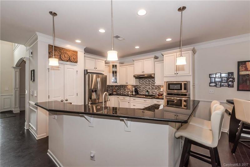 988 Labrador Ln, Clover, SC 29710