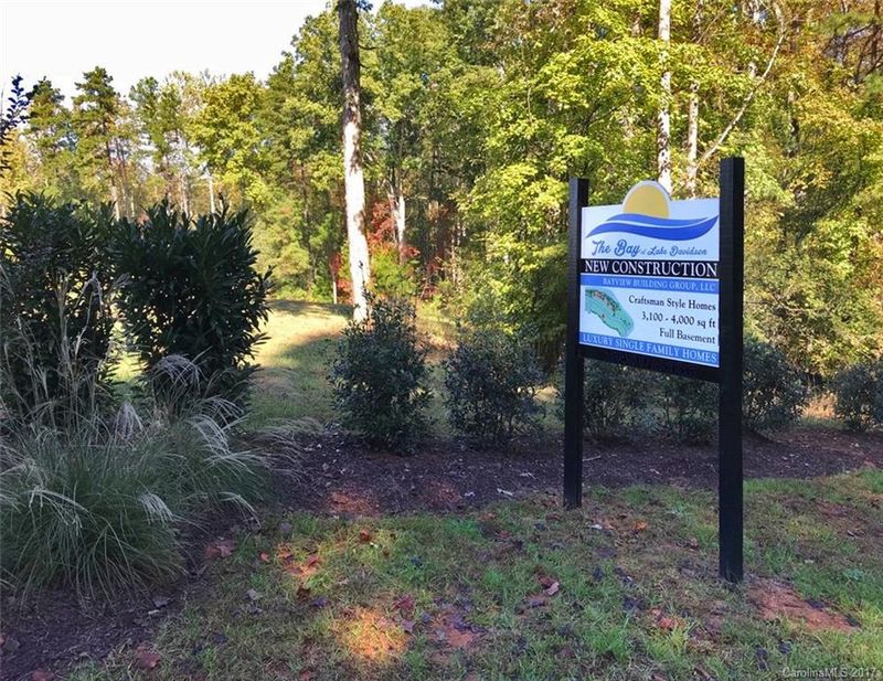 900 Naples Dr, Davidson, NC 28036