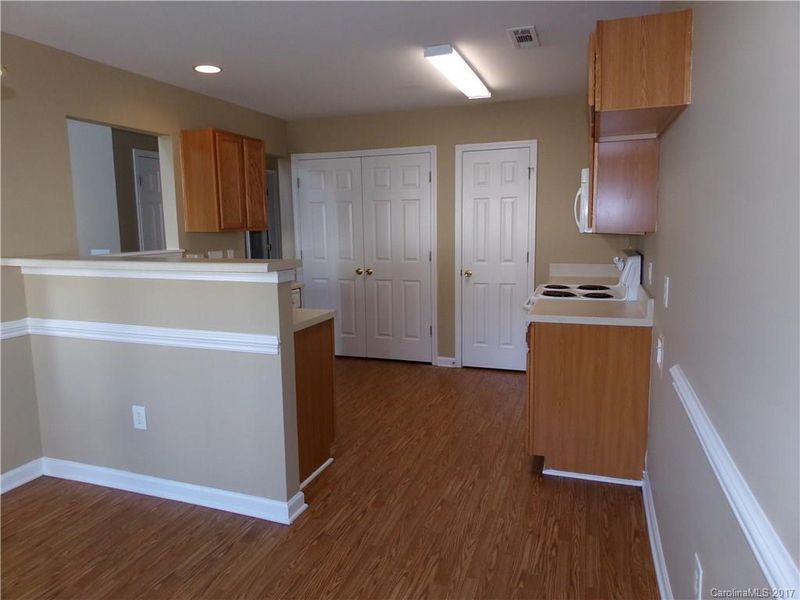 2933 Macvean Ln, Charlotte, NC 28208