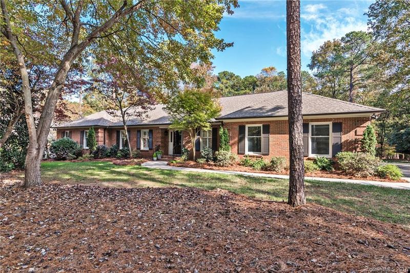 2746 Rosegate Ln, Charlotte, NC 28270