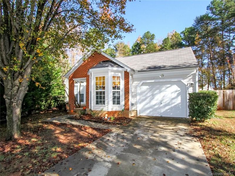 7204 Preakness Stakes Ln, Charlotte, NC 28215