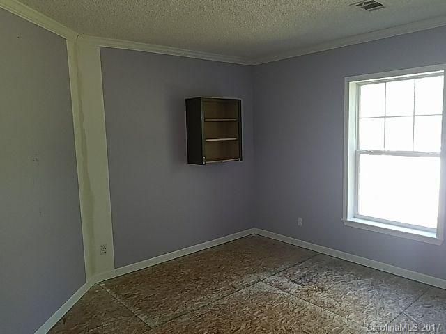 821 Killian Rd, Stanley, NC 28164