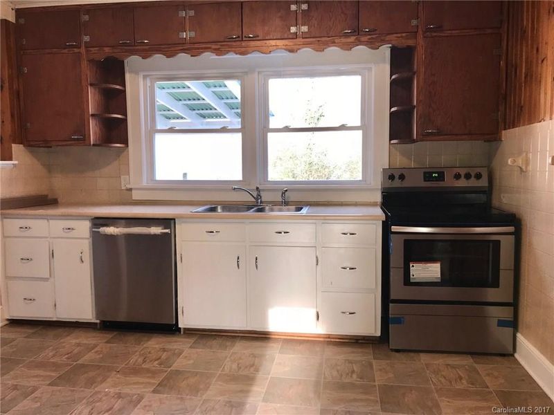745 Carolyn Dr, Concord, NC 28025