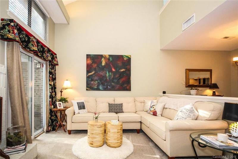 8069 Charter Oak Ln, Charlotte, NC 28226