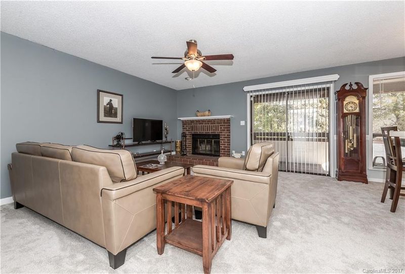 7212 Winery Ln, Charlotte, NC 28227