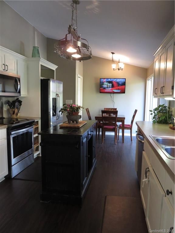827 Belmorrow Dr, Charlotte, NC 28214