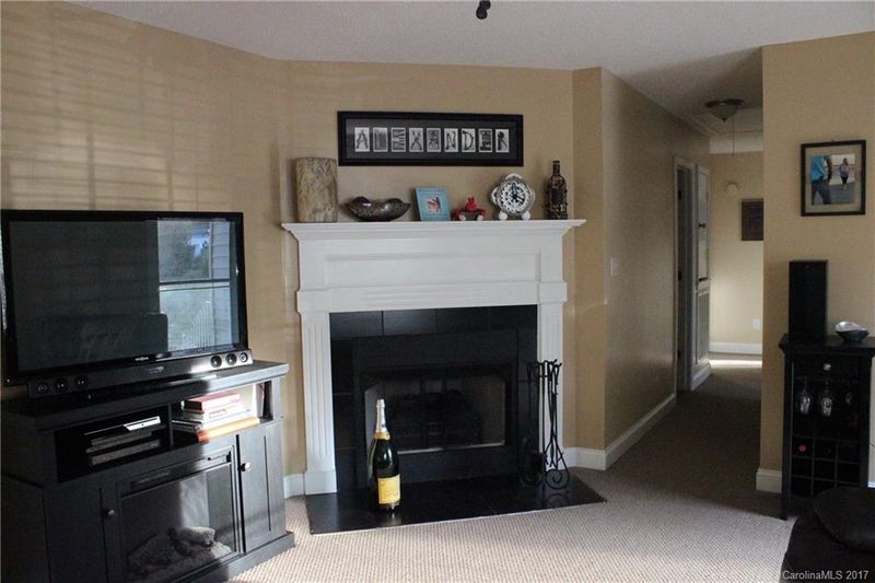 2982 Kingsburry Rd, Clover, SC 29710