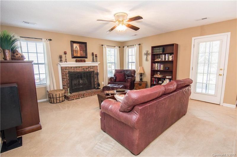 9225 Hanworth Trace Dr, Charlotte, NC 28277