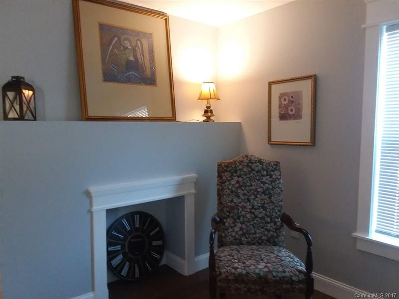 209 D St, Newton, NC 28658