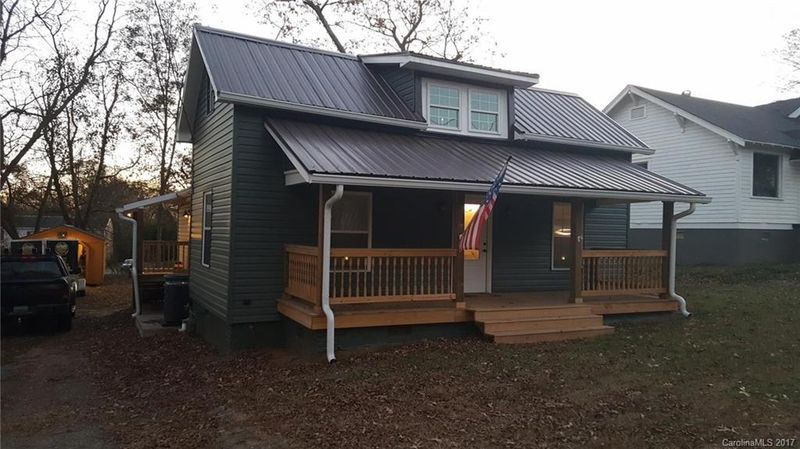 209 D St, Newton, NC 28658