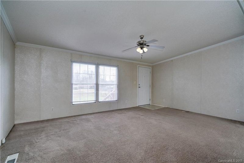 146 Thoroughbred Dr, Troutman, NC 28166