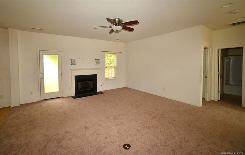 5418 Freestone Dr, Charlotte, NC 28216