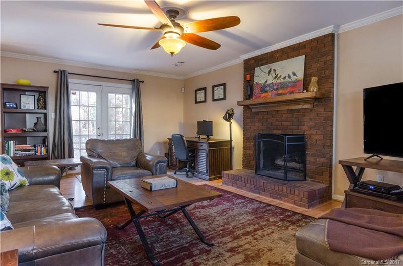 2310 Wineberry Ct, Matthews, NC 28105