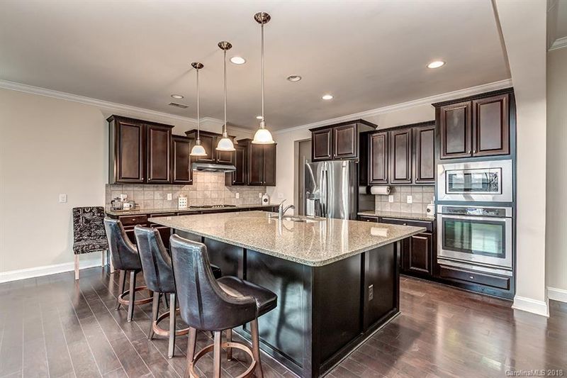 7400 Spice Bush Ct, Waxhaw, NC 28173