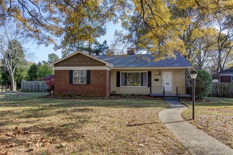 1144 W Dresden Dr, Charlotte, NC 28205