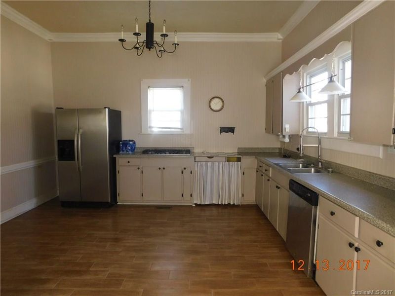 207 E 10th St, Kannapolis, NC 28083