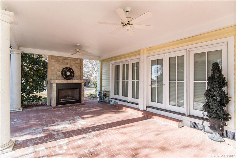 301 S Market St, Lancaster, SC 29720