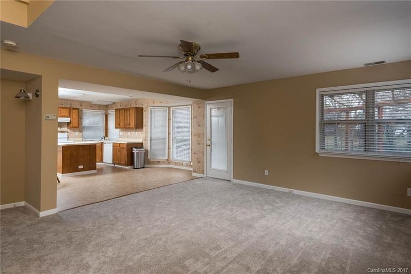 2701 Silkstream Ln, Charlotte, NC 28262