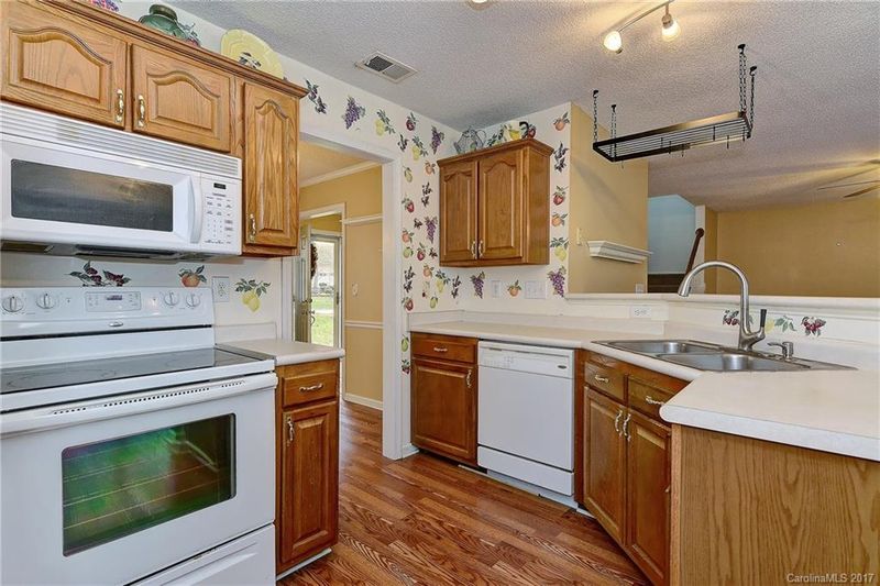 12105 Meadow Post Ln, Charlotte, NC 28269